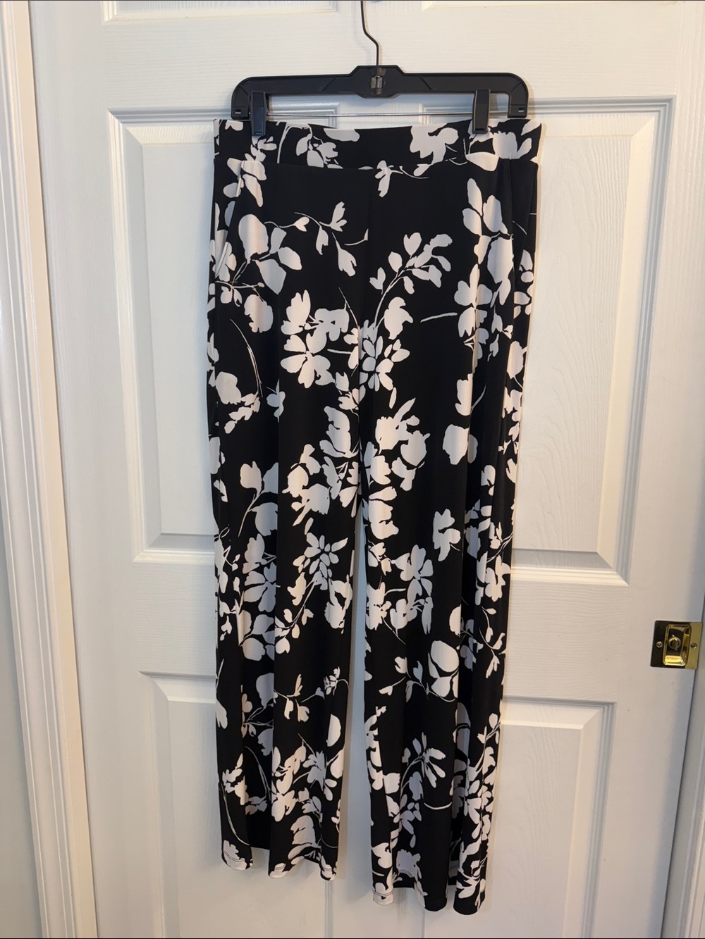 White House Black Market Black and White Floral Wide-Leg Pants